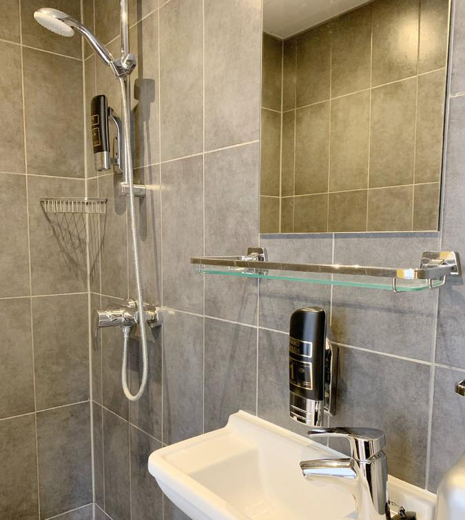 Hotel The Globe in Amsterdam bathroom